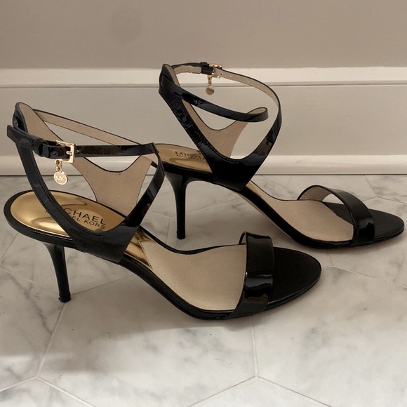 Michael Kors Kaylee Black Patent Strappy Pump / Heel Sandal - Picture 1 of 11